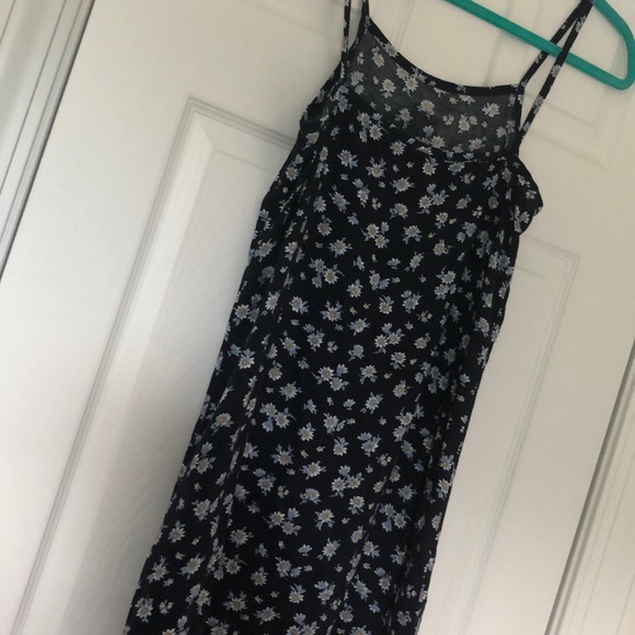 🌺SUPA CUTE FLOWERED DRESS🥰😻 - Picture 3 of 4